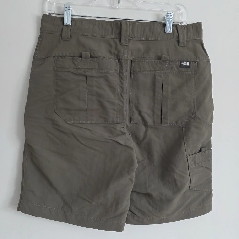 THE NORTH FACE | olive green nylon hiking shorts Mens Sz 32